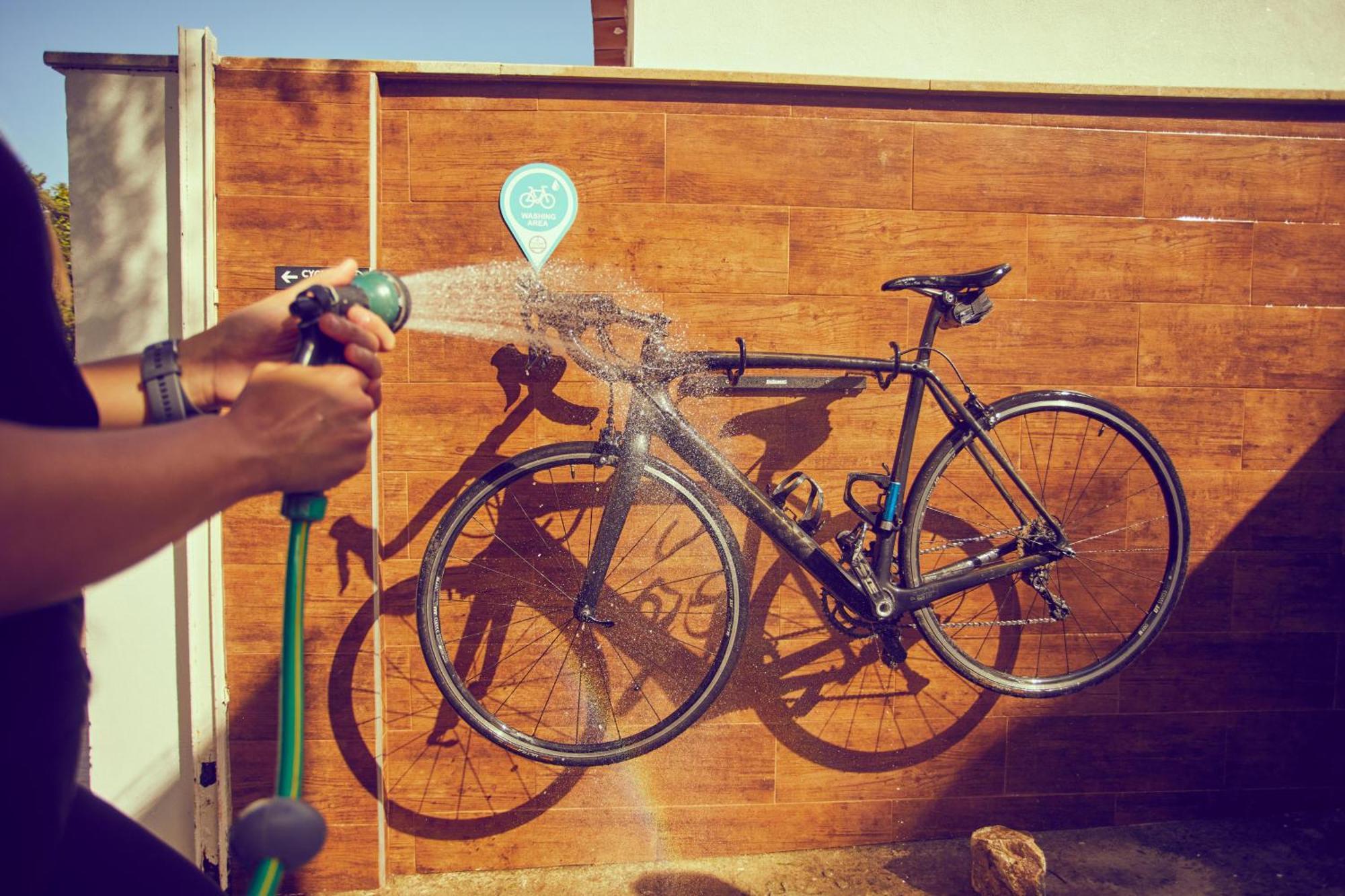Hotel Joan Miro Museum Palma de Mallorca Ngoại thất bức ảnh Bicycle washing station