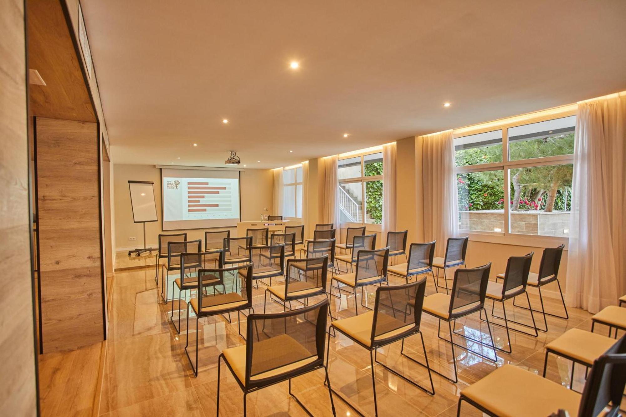 Hotel Joan Miro Museum Palma de Mallorca Ngoại thất bức ảnh The meeting room of the hotel