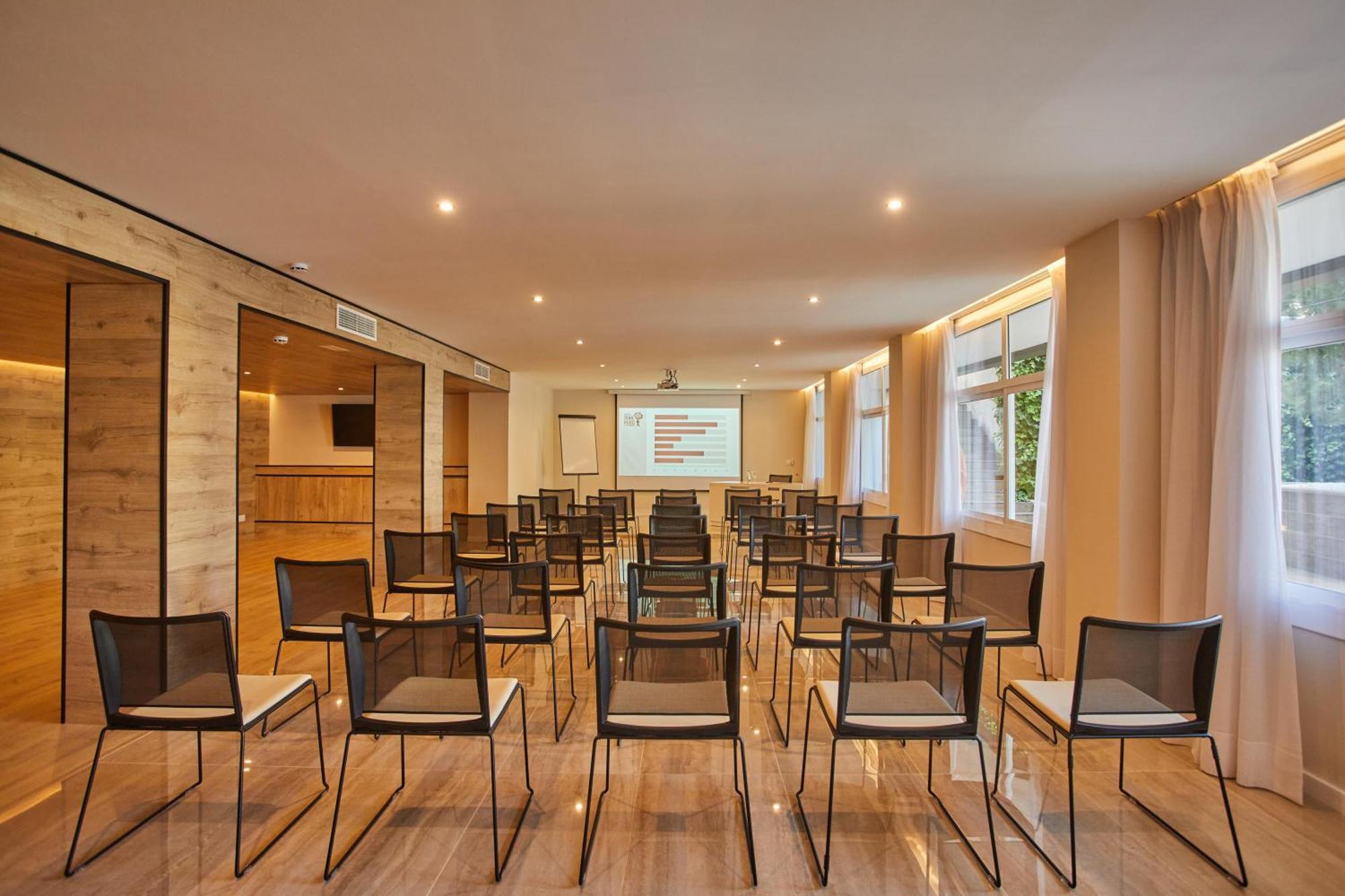 Hotel Joan Miro Museum Palma de Mallorca Ngoại thất bức ảnh The meeting room of the hotel