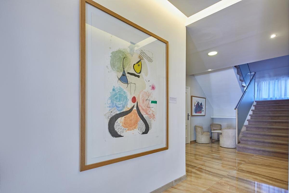 Hotel Joan Miro Museum Palma de Mallorca Ngoại thất bức ảnh The exhibition of the works of Picasso at the Museum of Art of the University of Belgrade